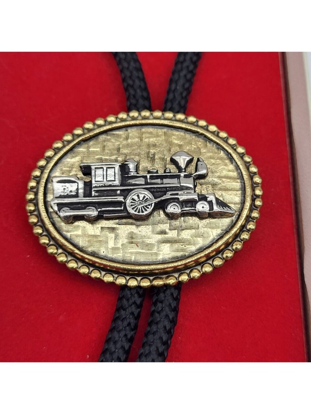 Vintage Southern Pacific railroad Train Bolo Tie in box CP Huntington Employee